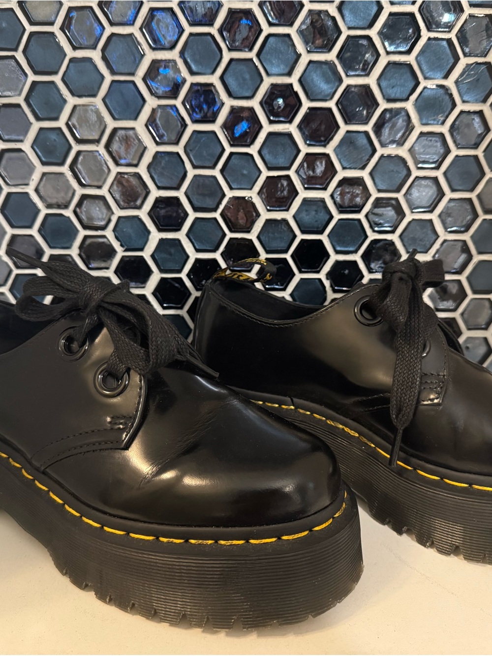 Dr. Martens Women Holly Quad Retro Platform Oxfords EU 37 US 6 Black Leather
